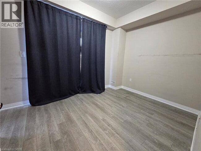 Photo - 100 Laguna Vlg Cres