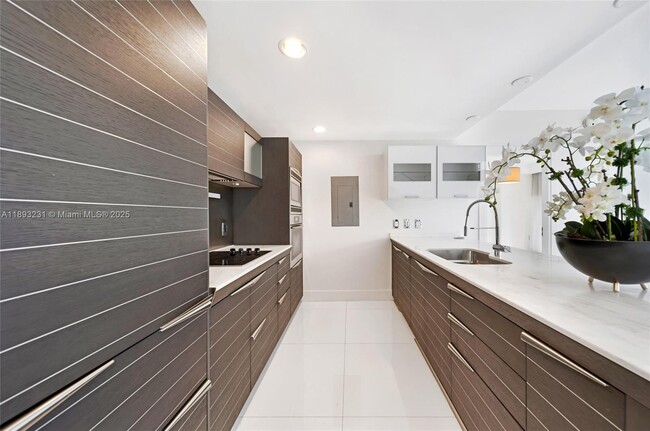 Photo - 200 Biscayne Blvd Way Unidad 305