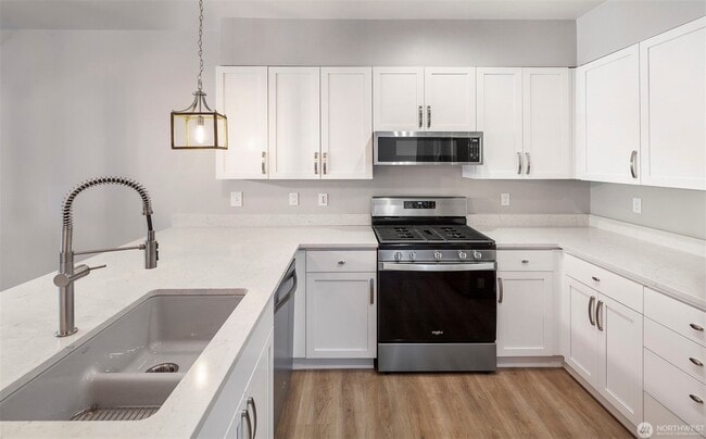 Photo - 1880 25th Ave NE Unidad Starpoint Condominiums