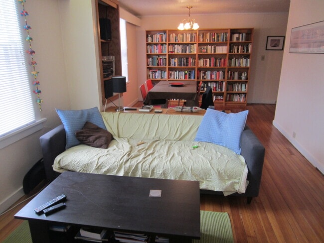 Photo - 1537 New Hampshire St