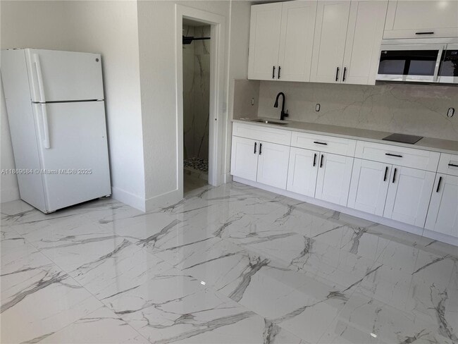 Building Photo - 9824 SW 26th Terrace Unit 1-2 Rental