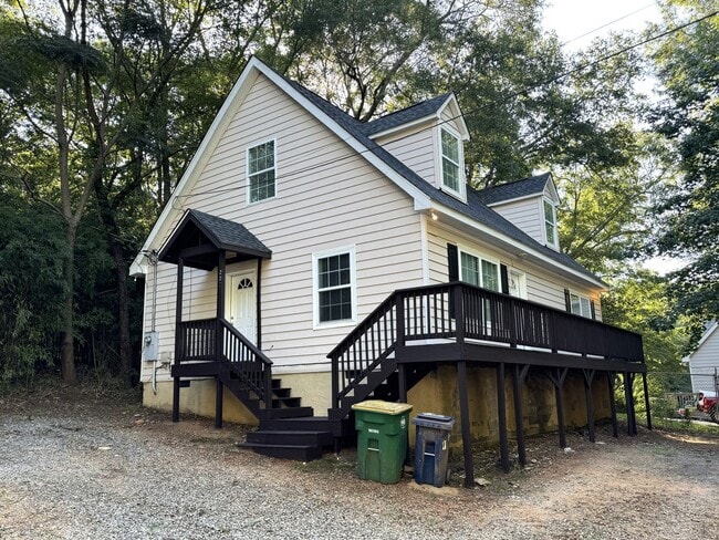 Building Photo - 4br House near Campus, Stadium, Downtown! - FALL 2026 Pre-Lease