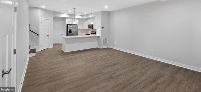 Photo - 2542 VERONA Pl