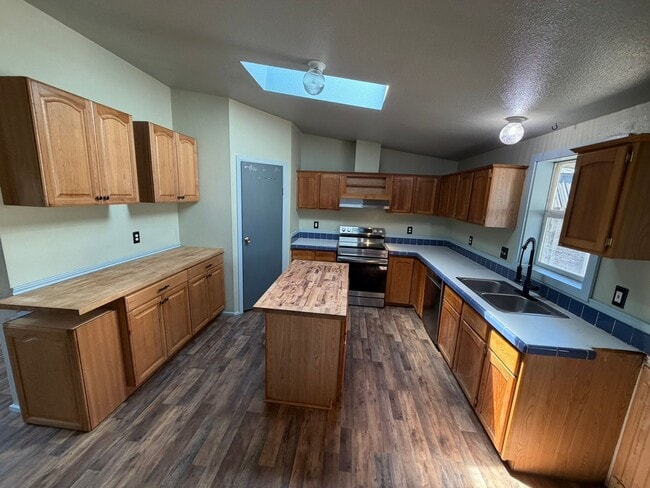 Photo - **MOVE IN SPECIAL** 2.5 Acres with Barn across from Lacomb School!