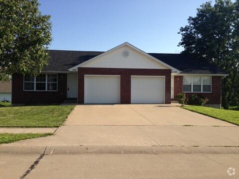Building Photo - 2504 Carnation Dr Rental