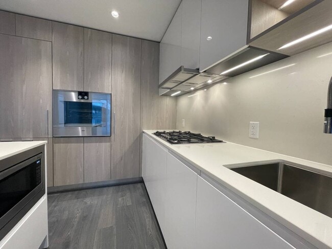 Photo - 6300 Minoru Blvd