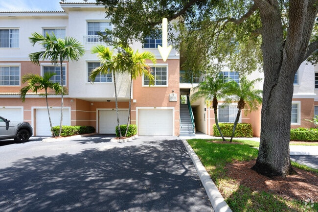 Building Photo - 5205 Myrtlewood Cir E Rental