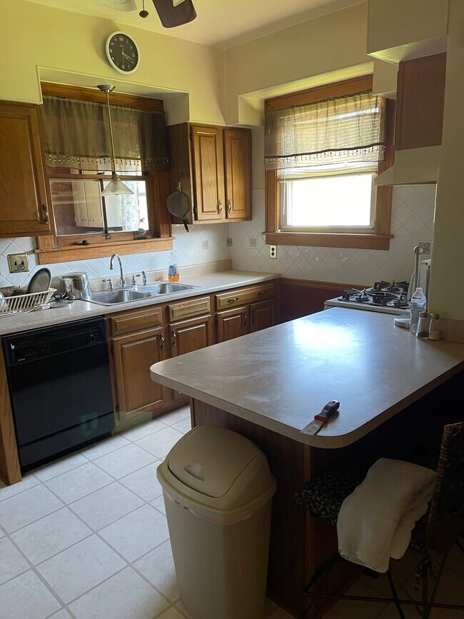 Photo - 1583 Philippi Pike Unit Apartment 1