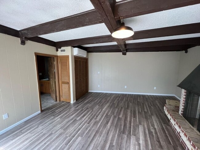 Photo - Don’t Miss Out On This AMAZING Home!!
