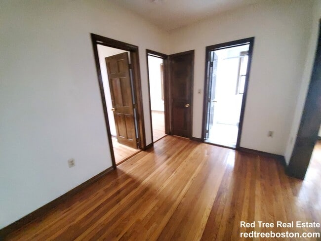 Photo - 240 Kelton St Unit 4