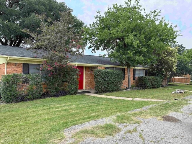 Photo - 1112 Northwood Dr