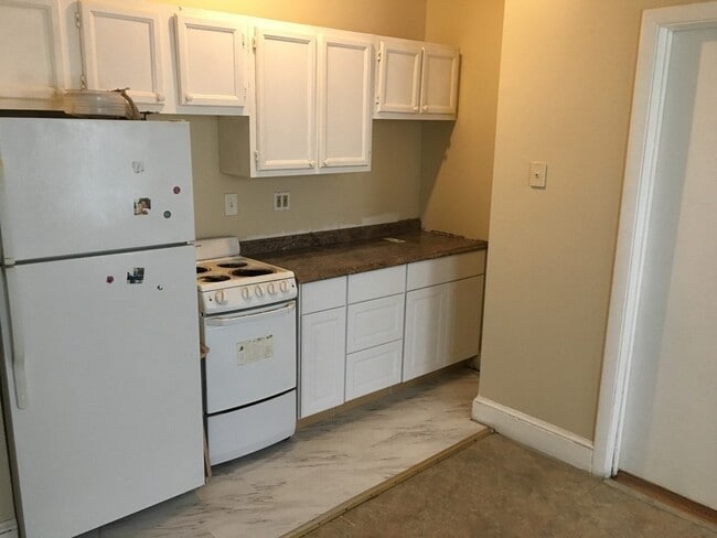 Building Photo - 61 Vine St Unit 3
