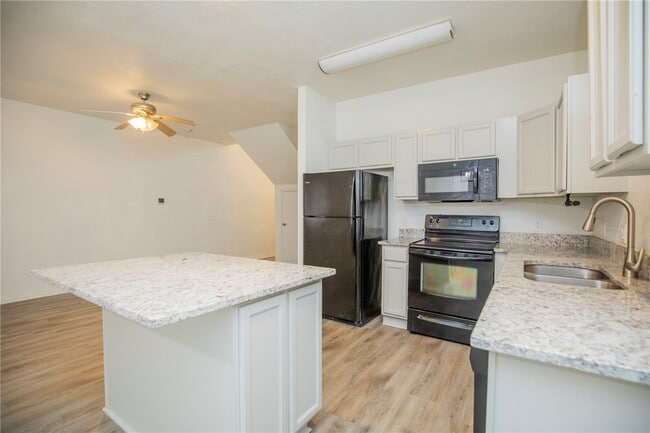 786 W Breeze Cove