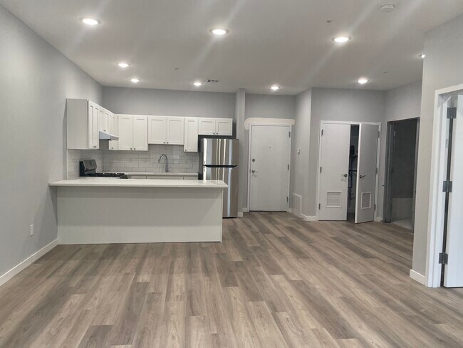 Photo - 441-449 E 18th St