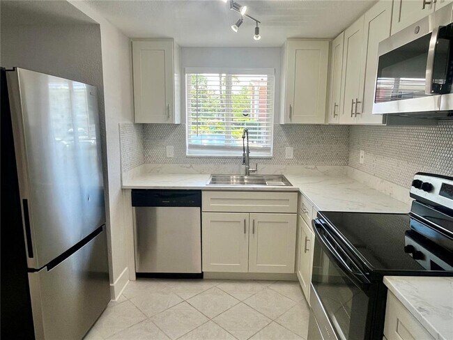 4550 Overlook Dr NE Unit 156