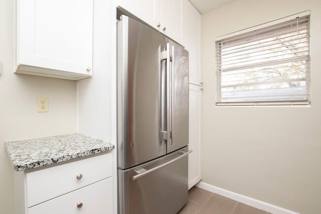 Photo - 3660 Peachtree Rd NE Unit E4