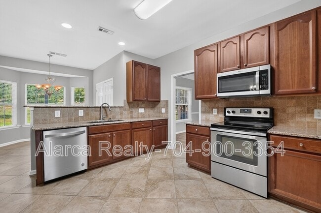 Photo - 2041 White Cedar Ln