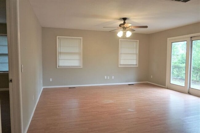 Photo - 3 Bed 2 Bath 1 Car Garage -The Village NW OKC