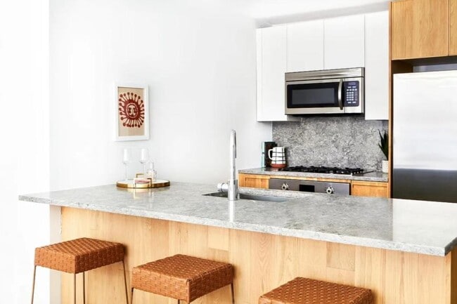 Building Photo - 1 bedroom in BROOKLYN NY 11230 Unit 507 Rental