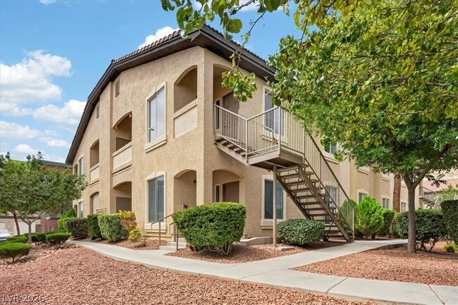 Building Photo - 3320 Cactus Shadow St Unit 103