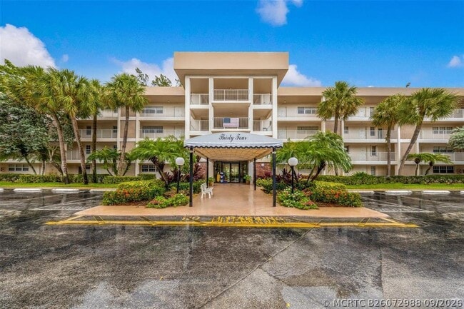 Building Photo - 3051 S Palm Aire Dr Unit 408