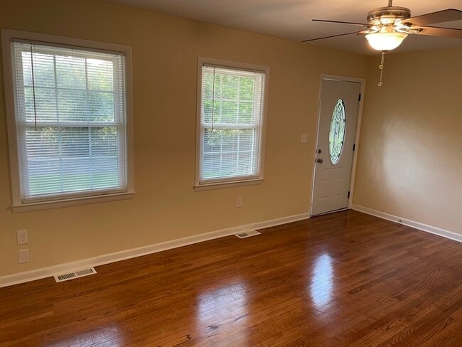 Photo - 406 Bryan St