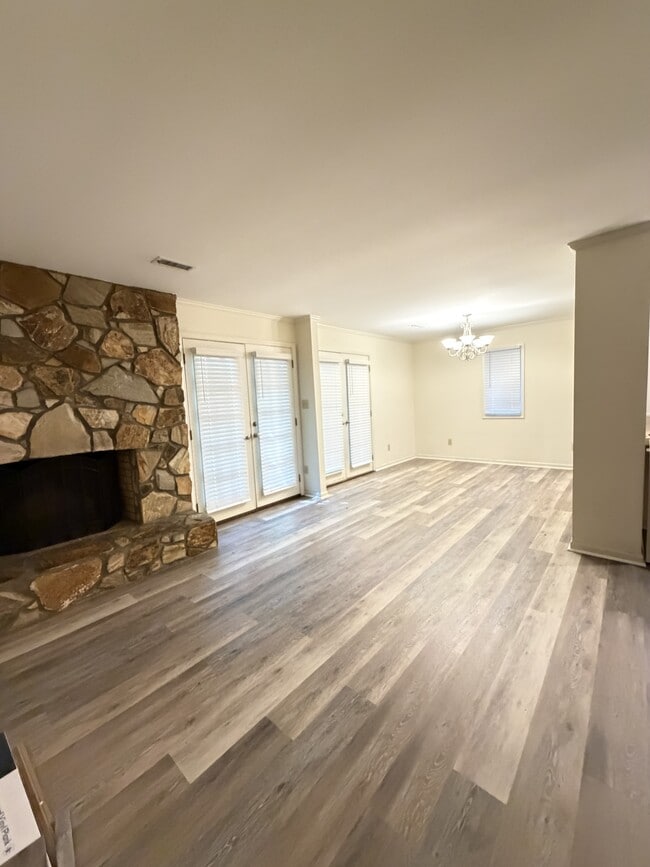 Photo - 3263 Carlyle Dr NW