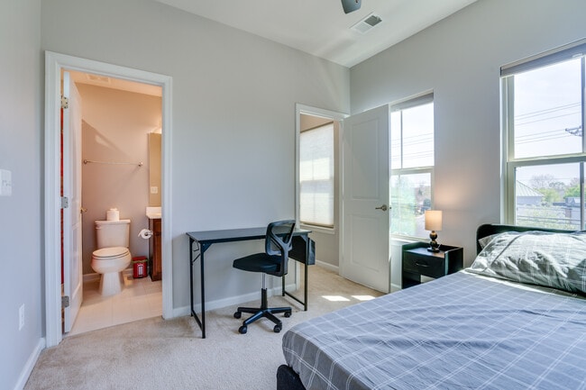 Photo - 43819 Stubble Corner Sq