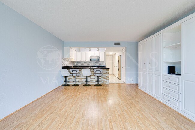 Photo - Charming Beachside 1-Bedroom Condo – Available Now Unidad 105