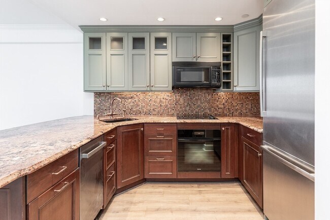 Photo - 145 Pinckney St Unit 404