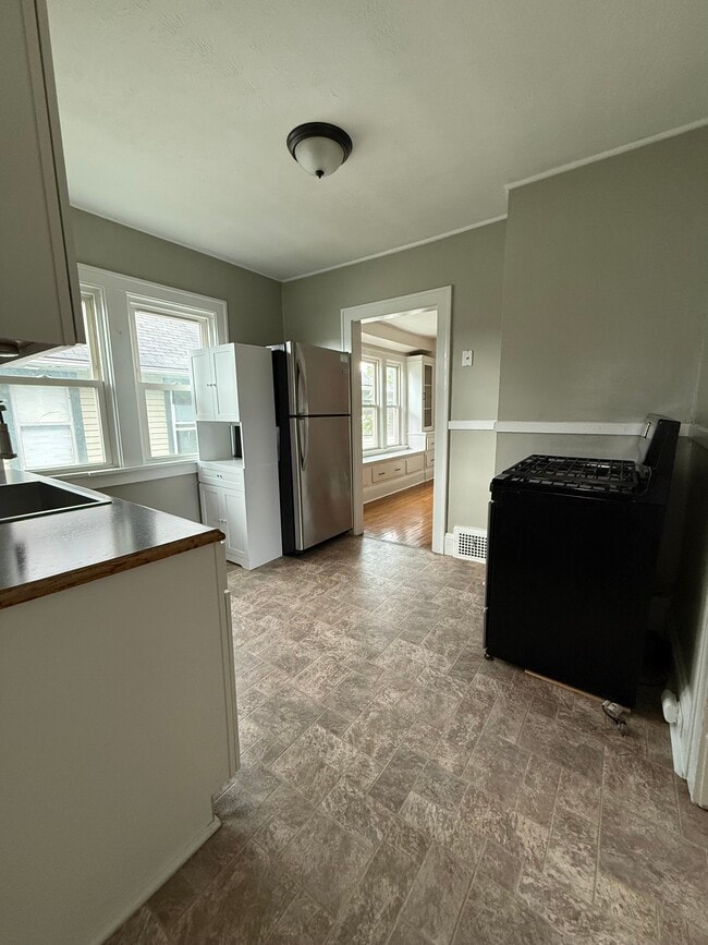Kitchen - 2099 Waterbury Rd Unit Waterbury Road