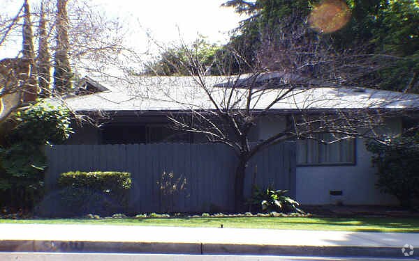 Photo - 2440-2444 El Molino Ave