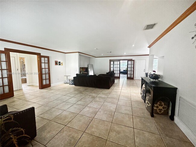 Photo - 6140 Pine Tree Dr