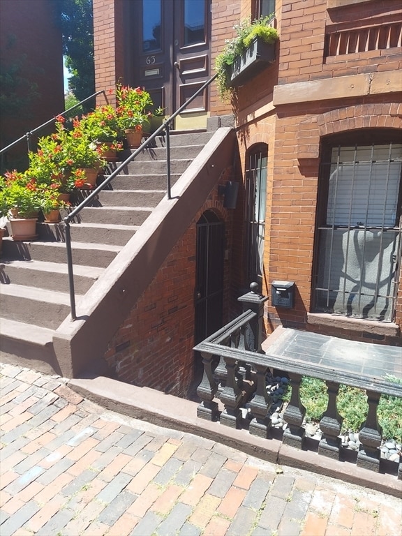 Building Photo - 63 Chandler St Unit A Rental
