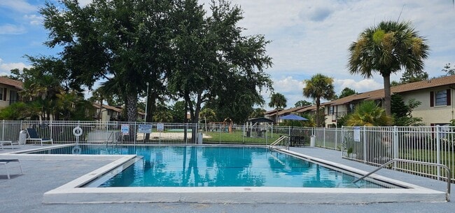 Roselea Apartments - Roselea Apartments