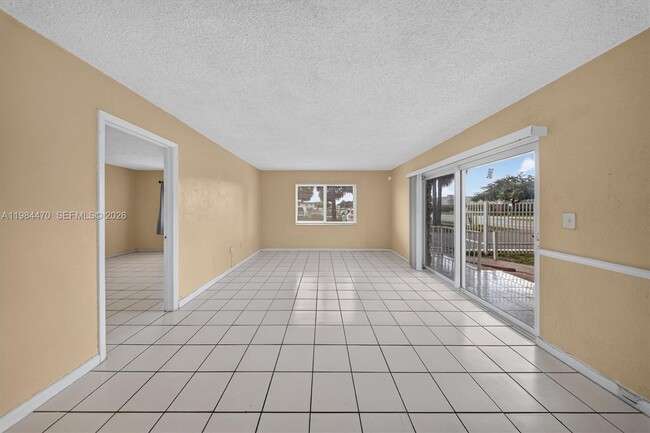 Photo - 505 NW 177th St Unit 103