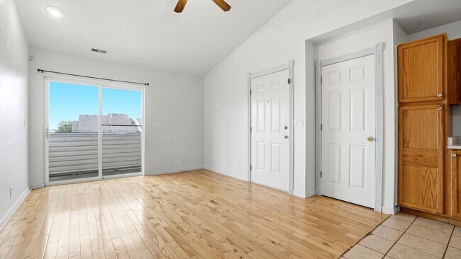 8061 W Copperfield Pl Unit 32