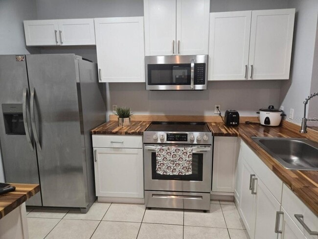 Building Photo - 13226 Galicia St Unit 204