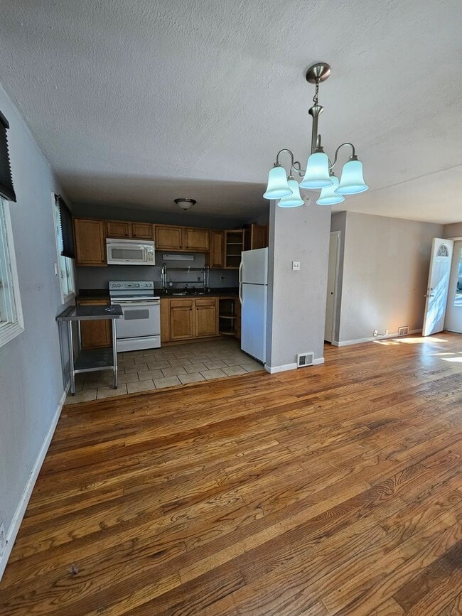 Photo - 3 bedroom with hardwood floors