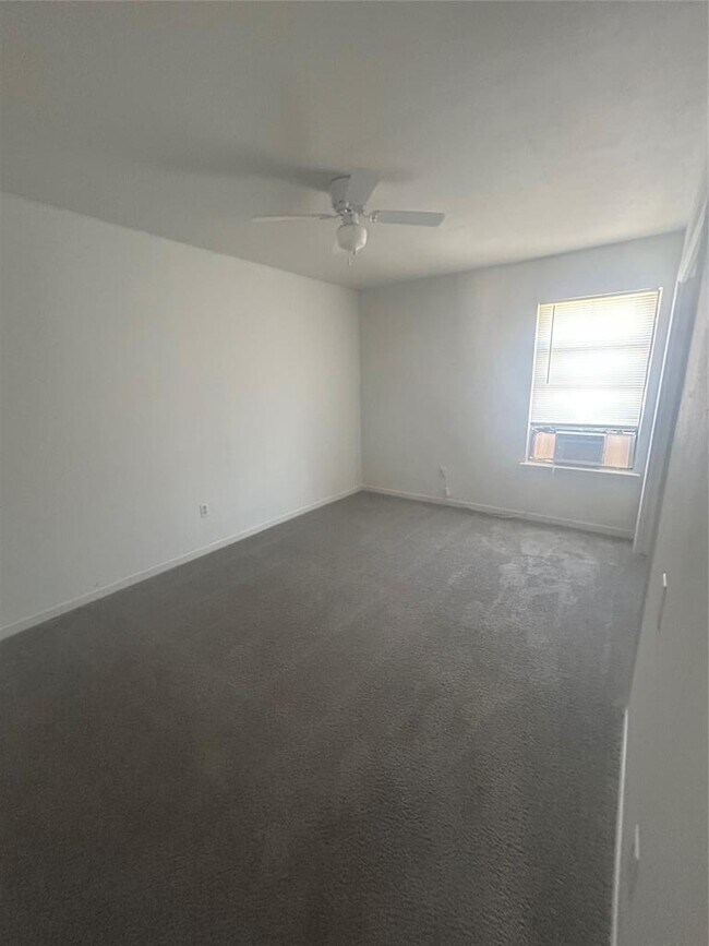 Photo - 1105 Westwood Ln