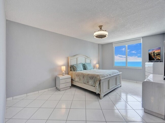 Photo - 3725 S Ocean Dr Unidad 1506