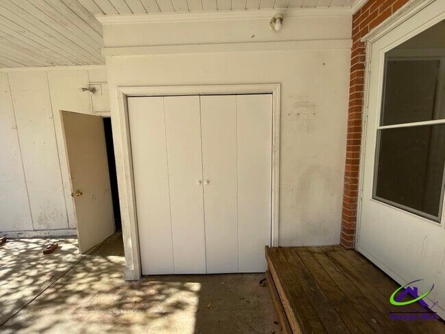 Photo - 107 Springdale Dr