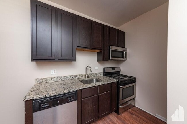 Photo - 2 bedroom in Chicago IL 60625 Unidad 51-1
