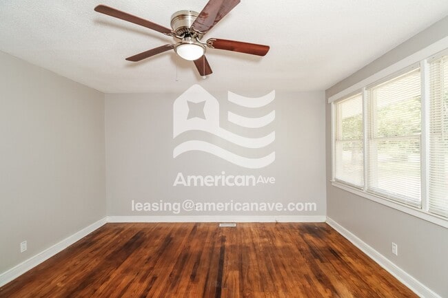 Photo - 883 Medfield Rd