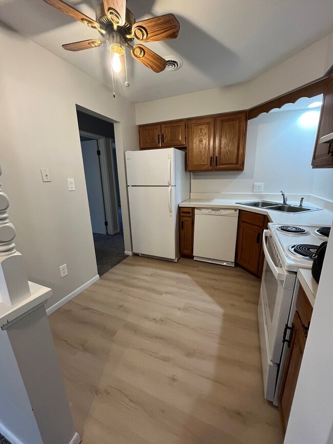 Photo - 935 W Glen Park Ave