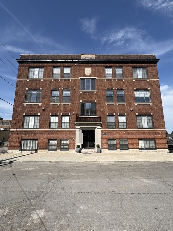 Photo - 5918 St. Antoine St