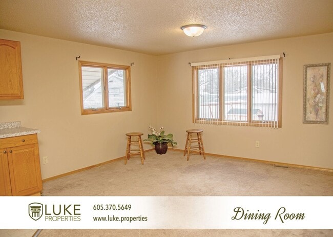 Photo - 1424 E 4th St