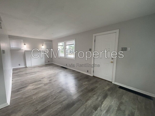 Photo - 714 E Vaile Ave
