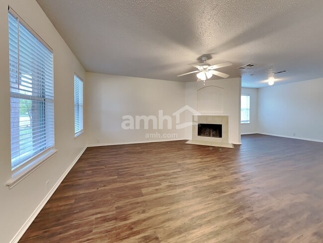 Photo - 1523 Wavecrest Dr
