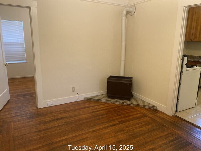 Photo - 1 Bedroom, 1 Bath Unit Available Now!